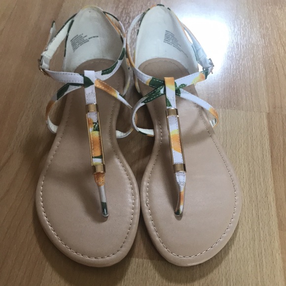 LIKE NEW lemon pattern sandals - Picture 3 of 4